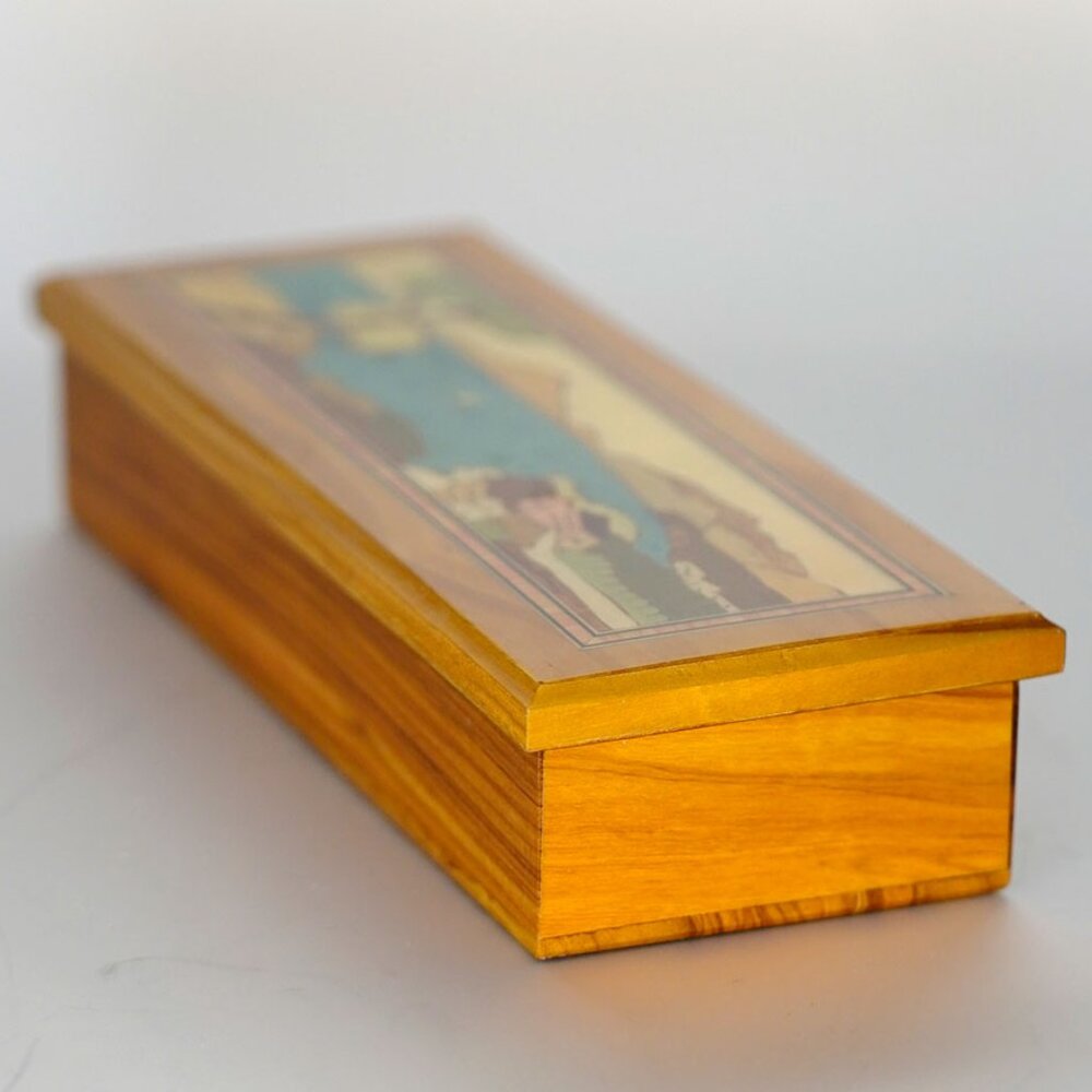 Notturno Intarsio wooden box with velvet-lined interior